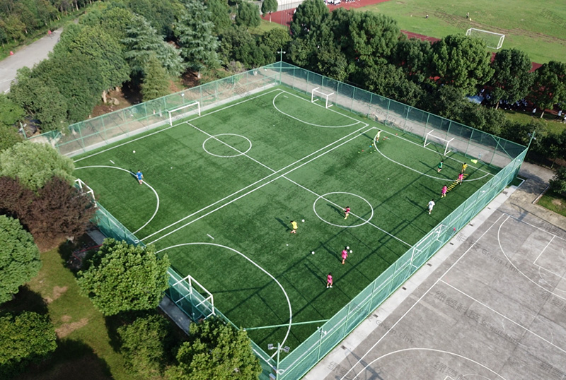 余姚市第三職業(yè)技術學校籠式足球場一