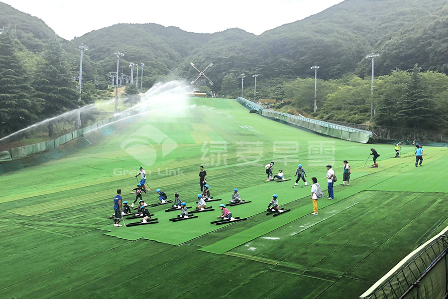 學生雙板上課練習圖二